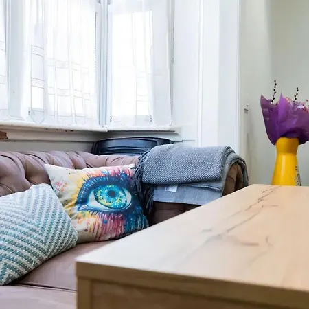 Modern In With Internet Apartment *